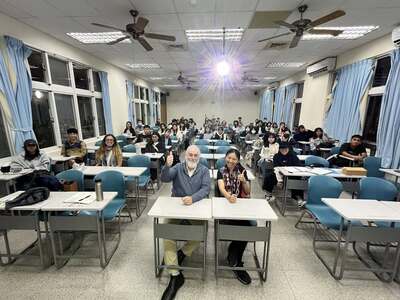 【教學現場】114-1政治學|從殖民到自主:重新思考教育的可能圖片(另開新視窗)