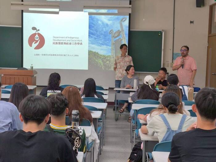 【活動現場】114發社新生第一站| 新生營系所時間圖片