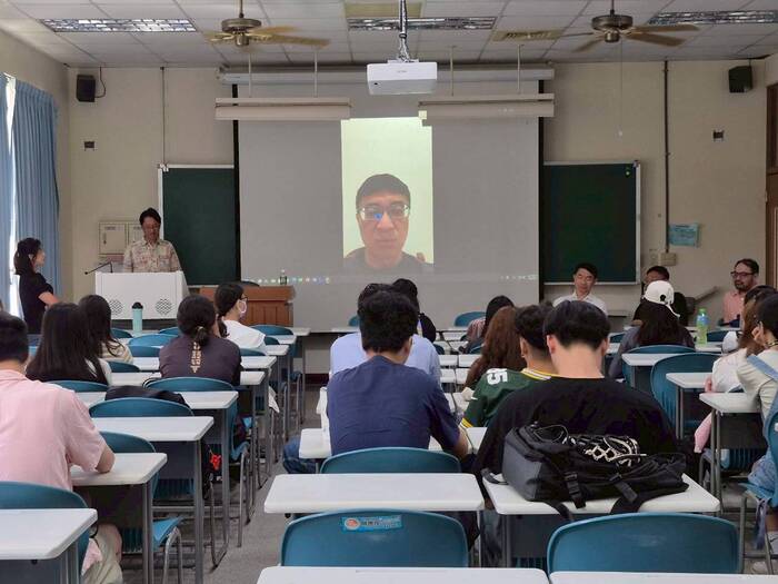 【活動現場】114發社新生第一站| 新生營系所時間圖片